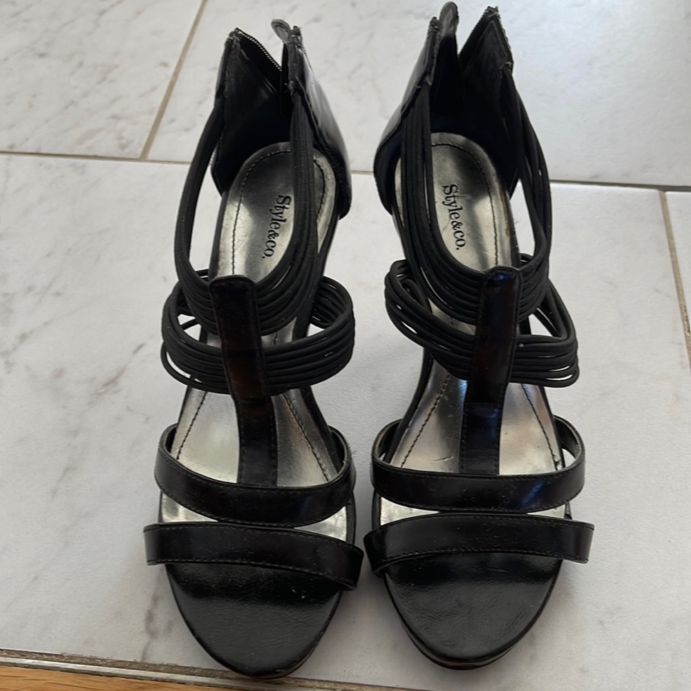 Women sandals